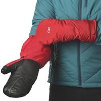 Outdoor Research Men's Alti Mitt in use