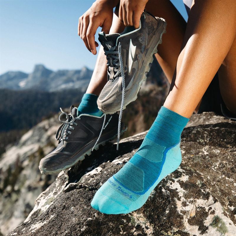 Darn Tough Women's Light Hiker Quarter Lightweight Hiking Sock
